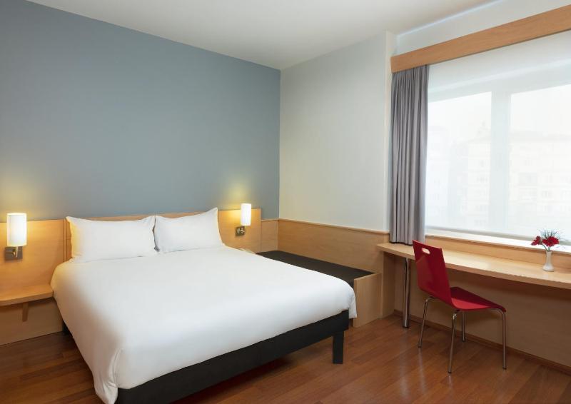 Standard Room with One Double Bed image 3