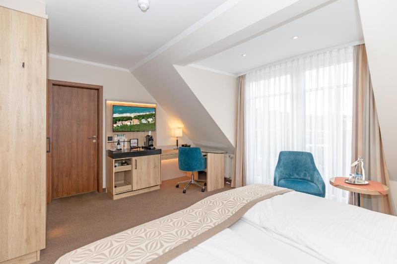 Smart Double Room image 3