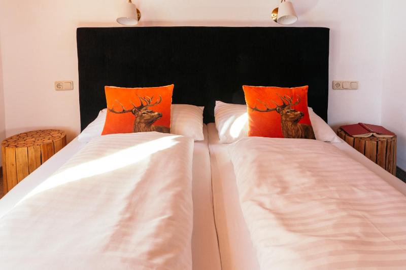 Small Double Room - Annex image 1