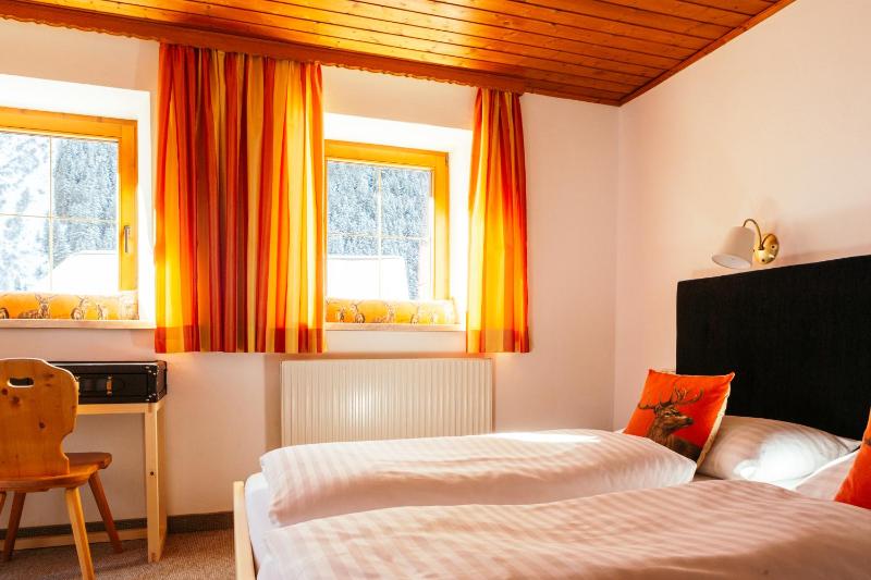 Small Double Room - Annex image 4