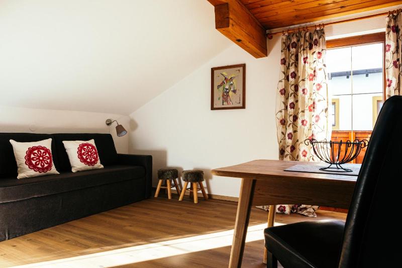 One-Bedroom Apartment image 4