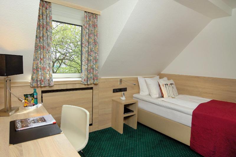 Single Room image 2