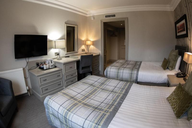 Twin Room image 3