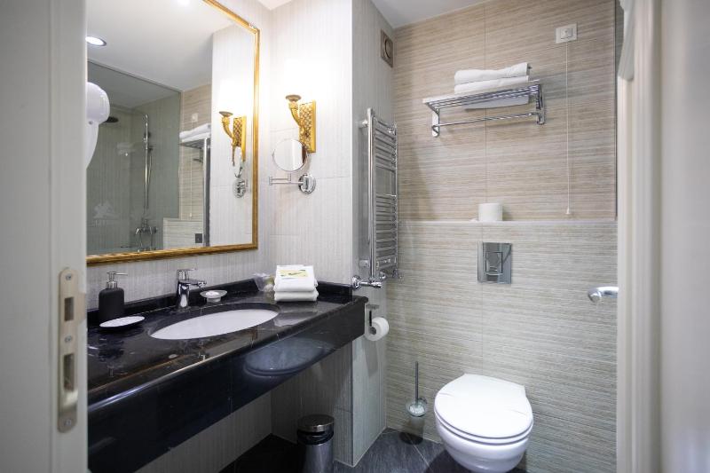 Junior Suite image 1