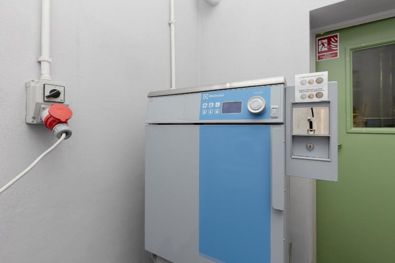 Studio with Balcony image 3