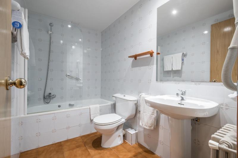 Apartment (2 Adults + 2 Children) image 1