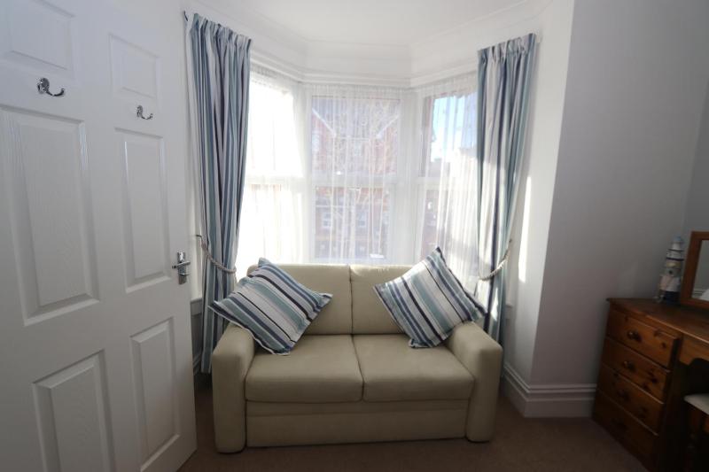 Deluxe King Room - First Floor image 3