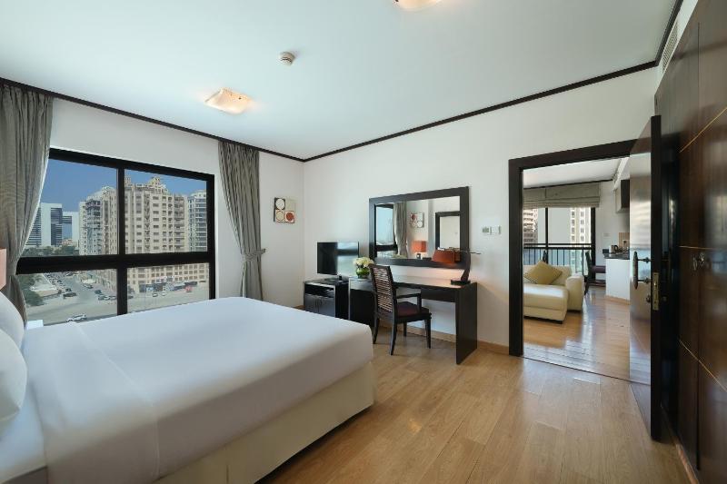 One Bedroom Suite - King Bed image 3