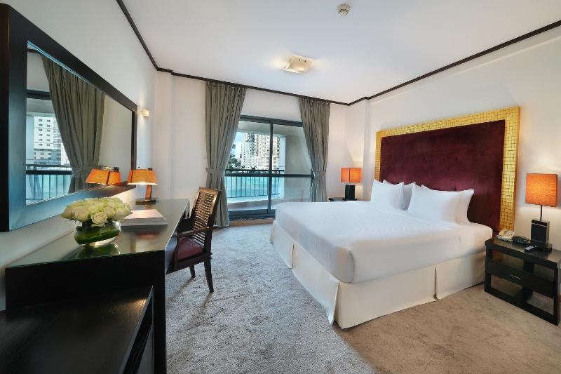 Two Bedroom Suite - King and Twin Beds image 4