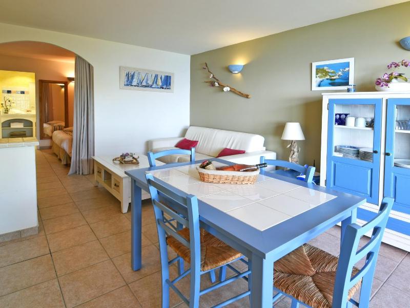 Apartment with Sea View image 4