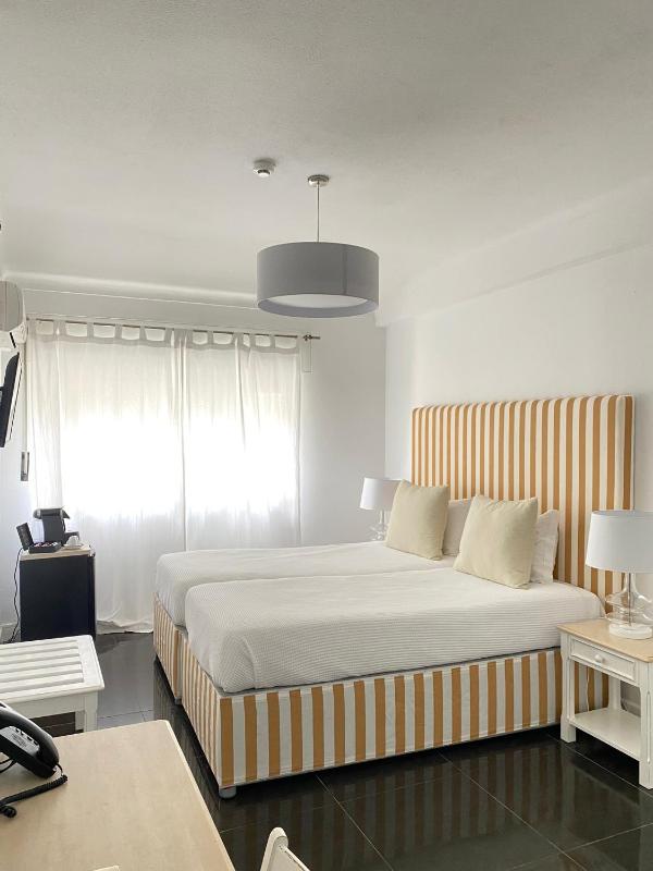 Single Room image 2