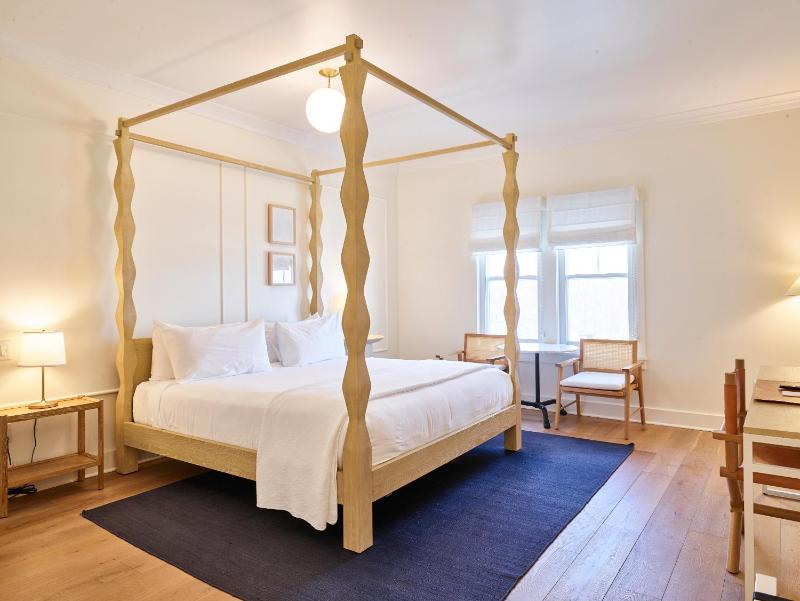 Single Room image 1