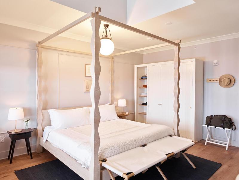 Single Room image 2