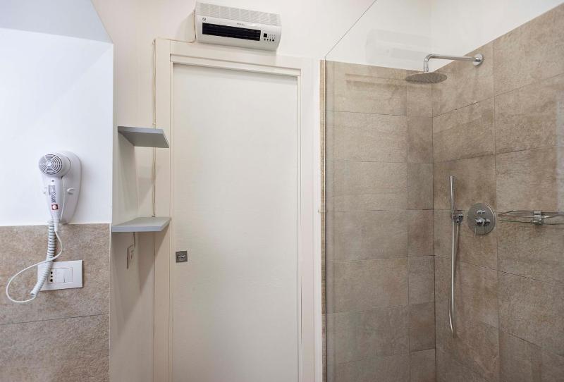 Double or Twin Room with Private Bathroom image 3