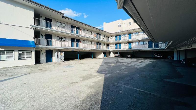 Motel 6 San Francisco CA – Fisherman’s Wharf - image 11