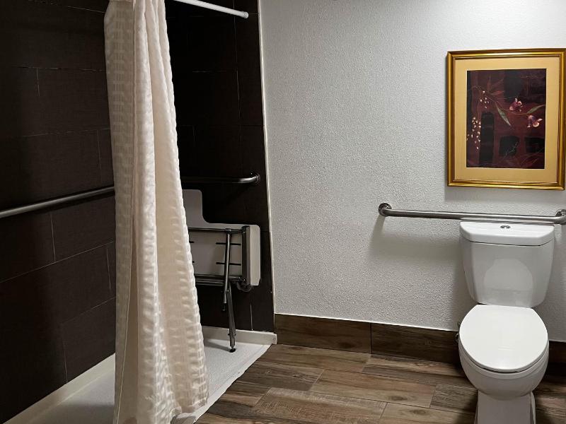 Motel 6 San Francisco CA – Fisherman’s Wharf - image 16