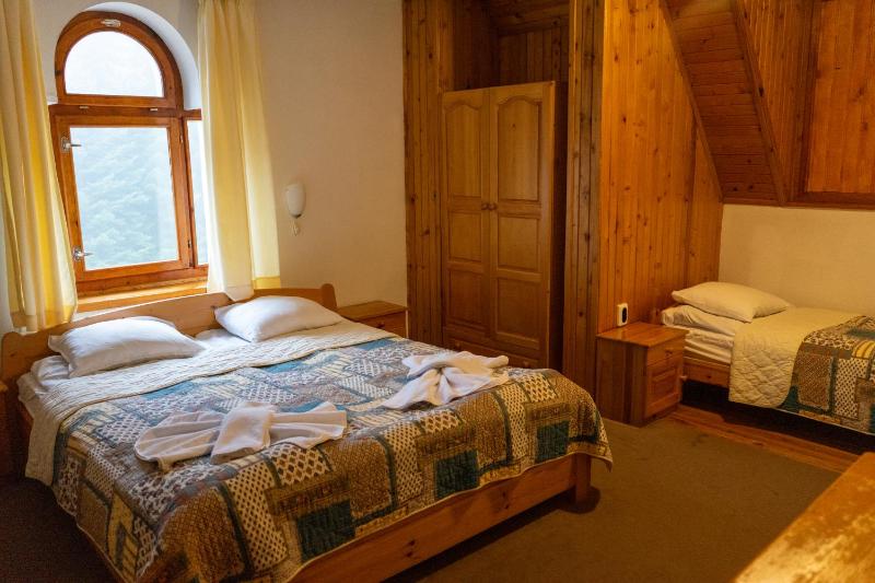 Chalet image 2