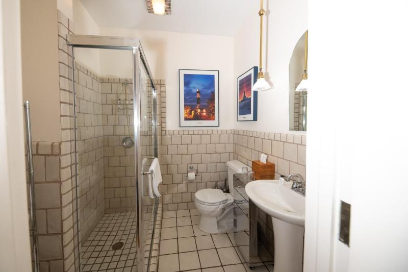 Deluxe King Room image 2