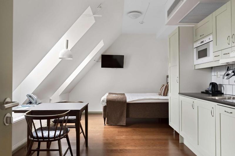 Single Room - Non-Smoking image 1