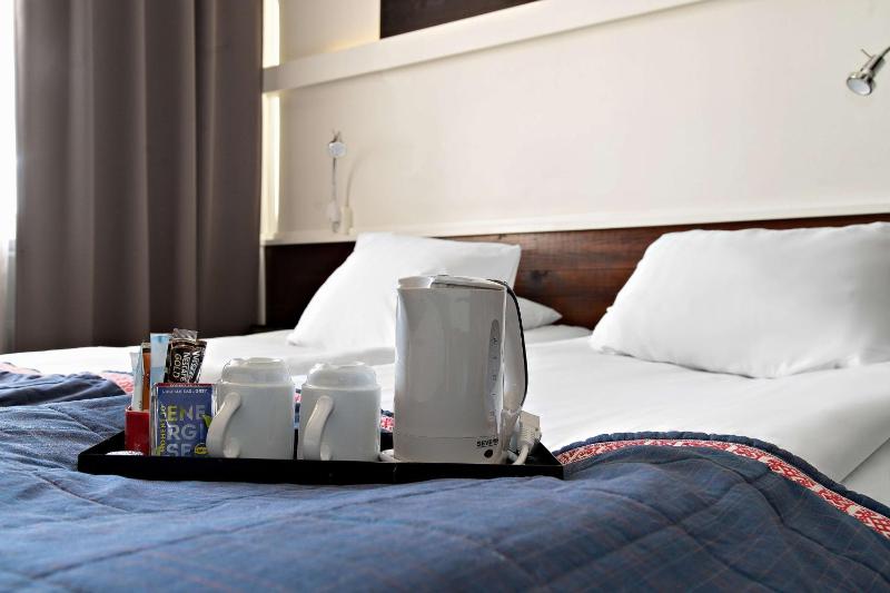 Twin Room image 4