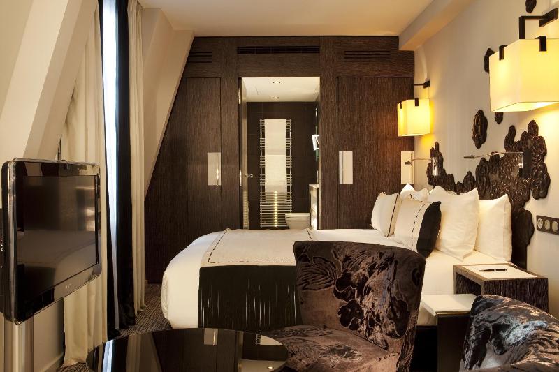 Junior Suite with Spa Access image 3
