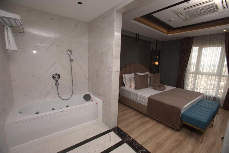 Suite image 3