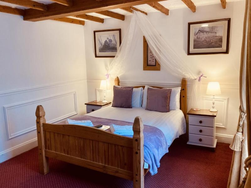 Double Room with Garden View image 1