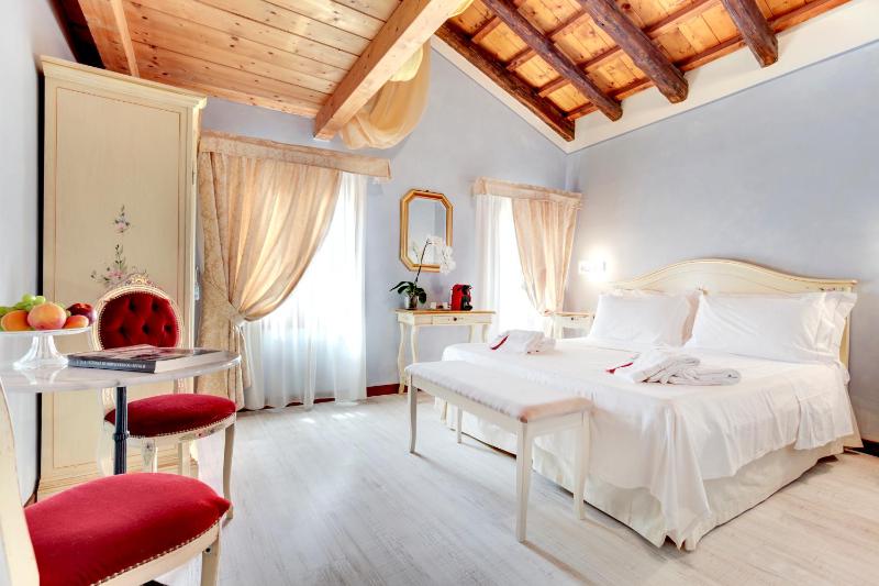 Comfort Double Room image 4