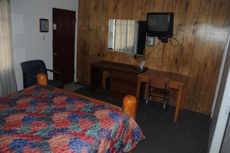 Queen Suite image 2