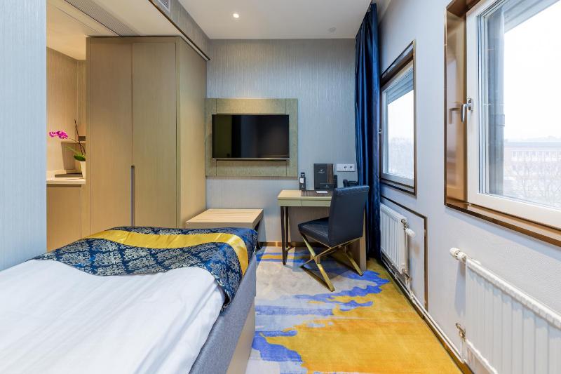 Standard Single Room image 3