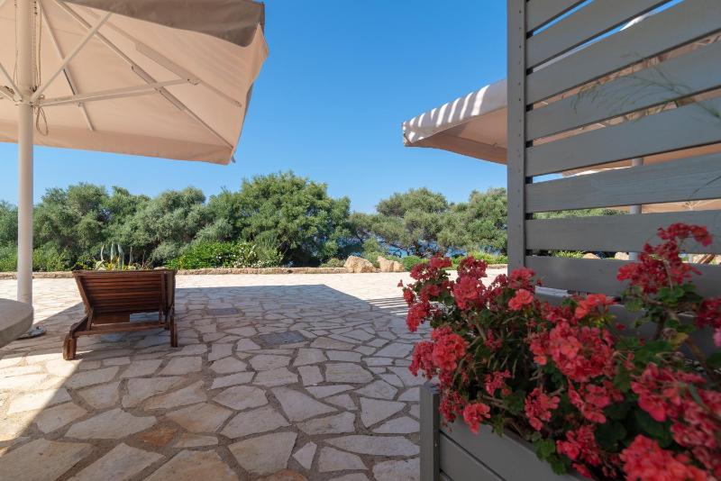 Two-Bedroom Villa (2 - 4 Adults) - Split Level image 3