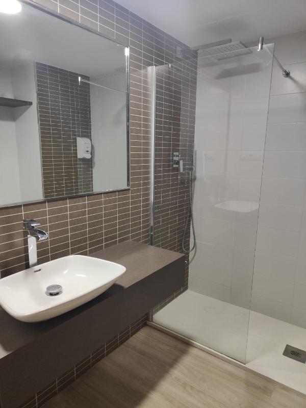 Single Room image 4