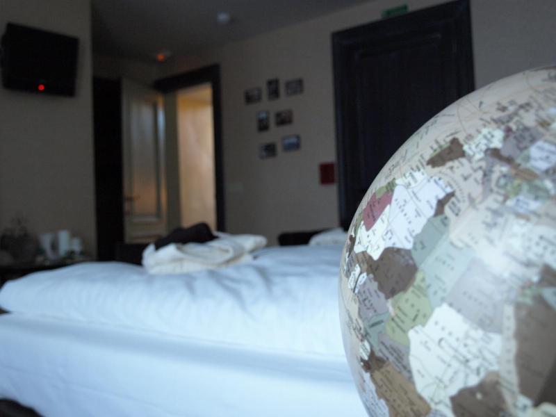 Standard Double or Twin Room image 2