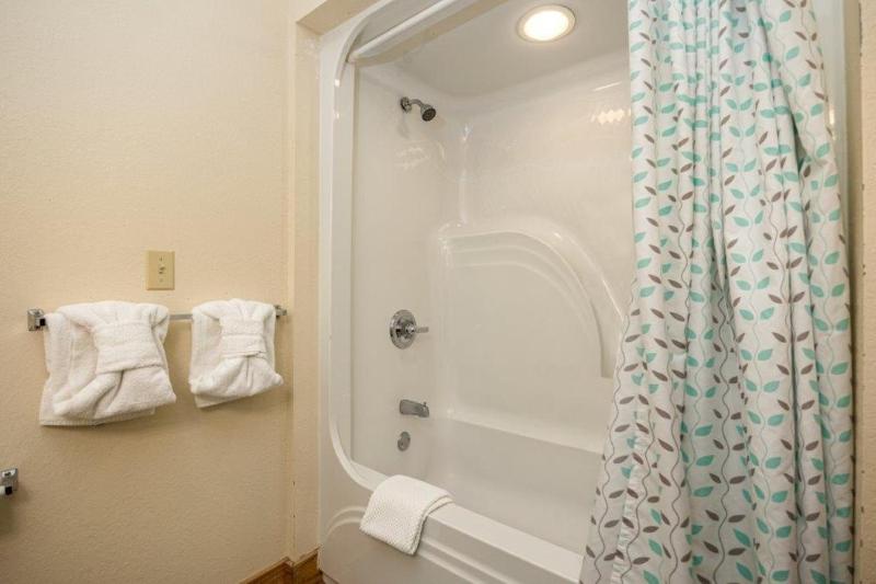 Close to everything - this condo is a great home base for your mountain getaway - image 40