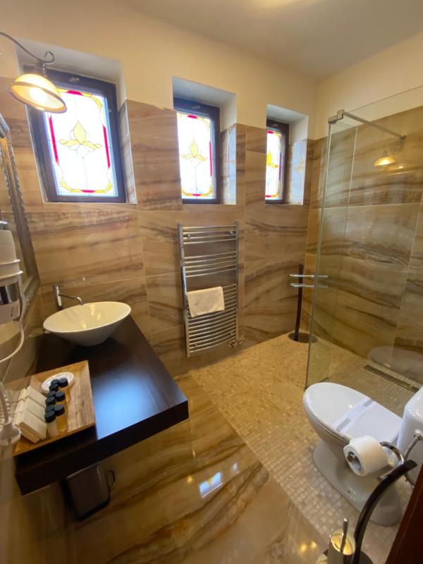 Superior Triple Room image 4