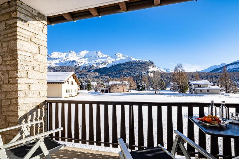 Superior Double Room with Balcony image 2