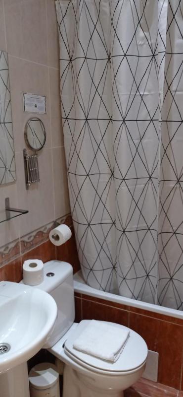 Standard Twin Room image 2