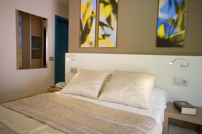 Budget Double Room image 4