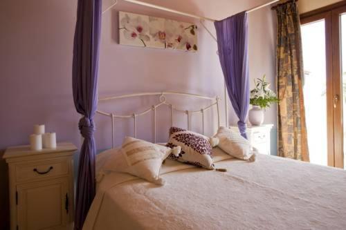 Two-Bedroom Apartment (5 Persons) image 3