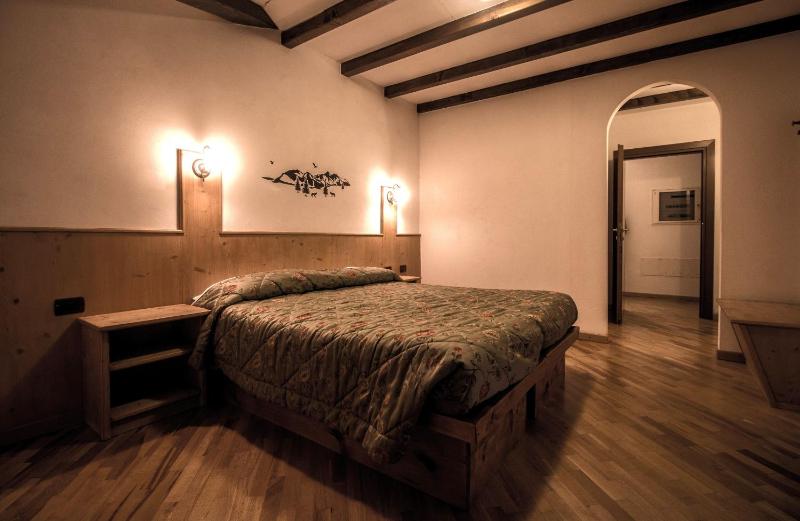 Double or Twin Room image 4
