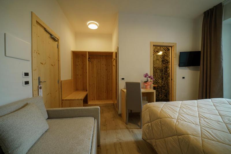 Standard Triple Room image 1