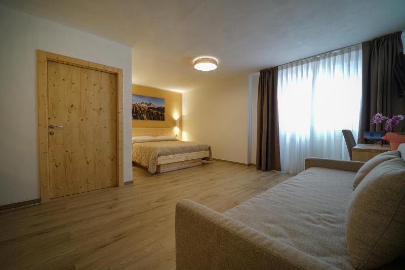 Standard Quadruple Room image 4