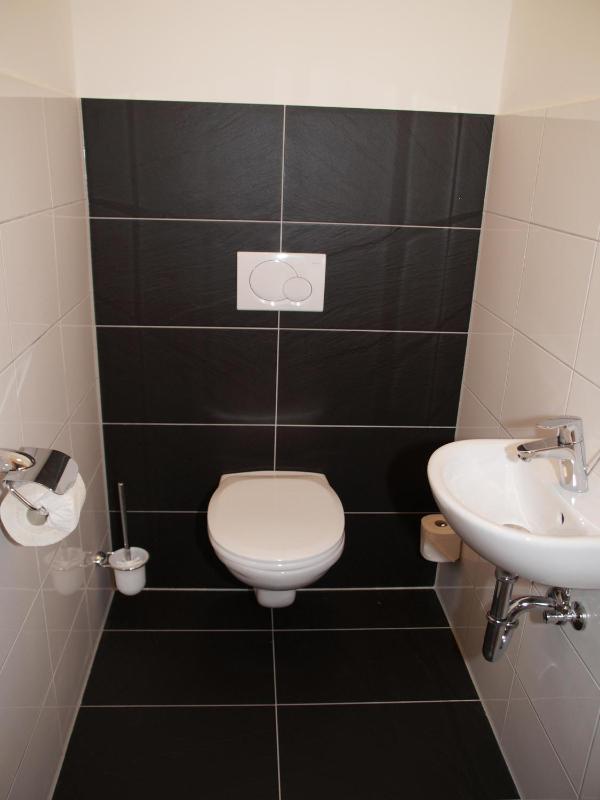 Three-Bedroom Apartment (6-8 Adults) image 2