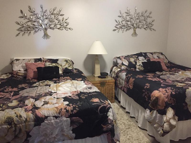 Marylander Condominiums 90 steps from the beach - image 48