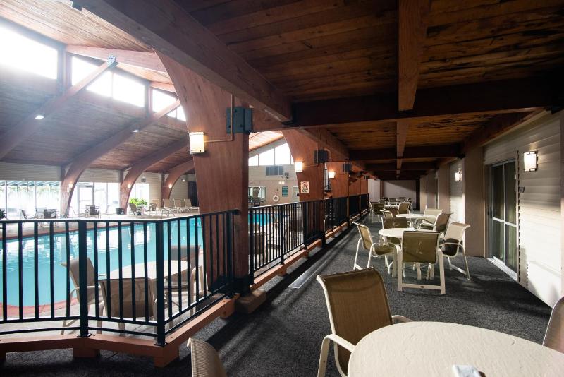 Double Room with Two Double Beds and Balcony - Pool View image 2