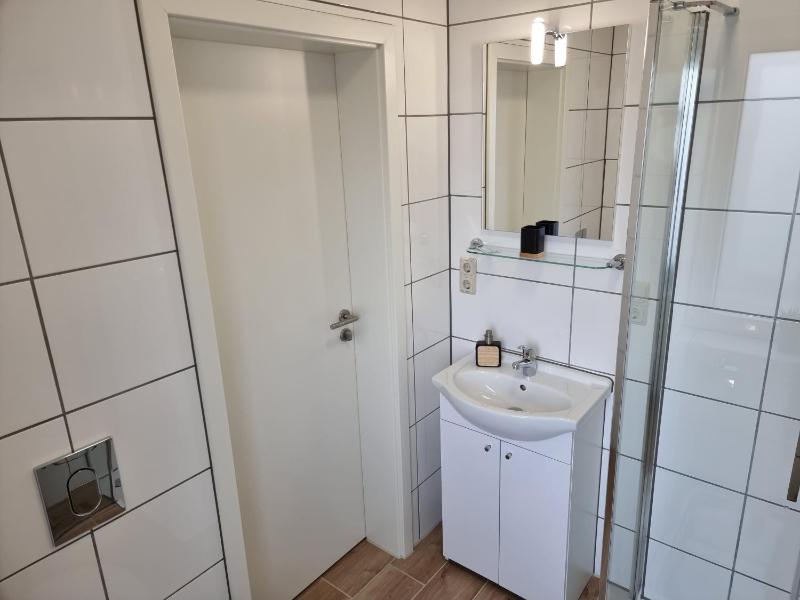 Single Room with Private Bathroom image 3