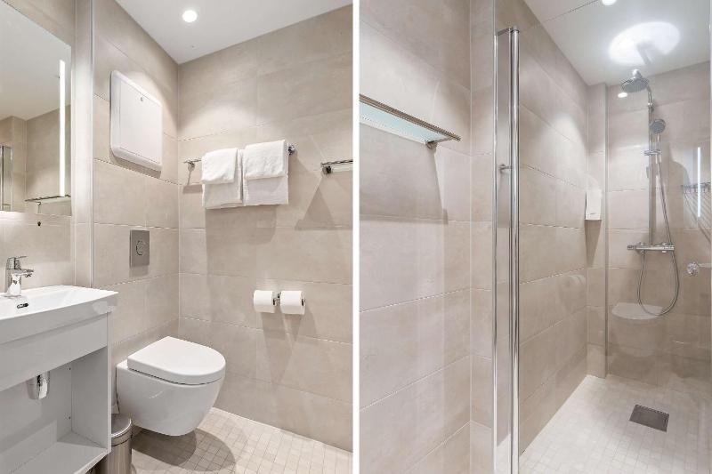 Superior Twin Room - Disability Access image 4