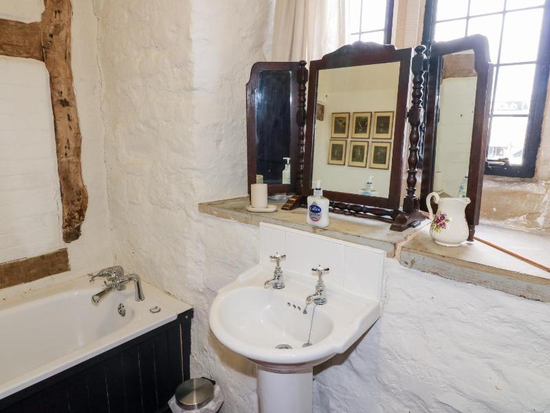 Gatehouse Croft - image 27