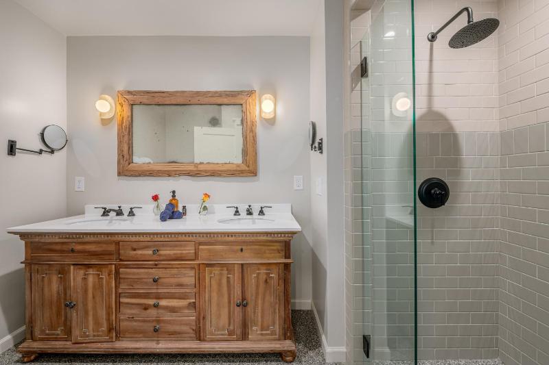 Olympic Suite image 3