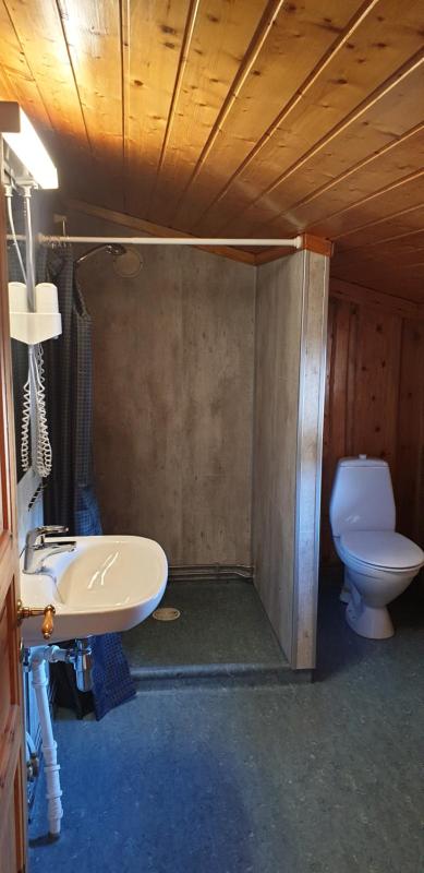 One-Bedroom Cottage image 3